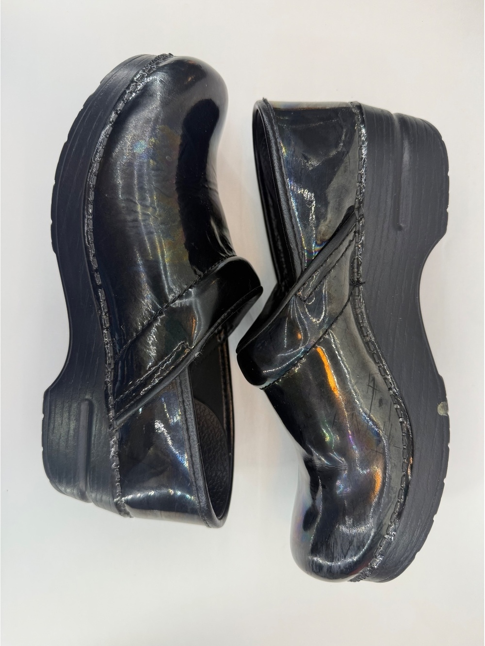 Dansko Black Iridescent Patent Leather Clogs Slip On US 7 Shoe (sh5/0071)